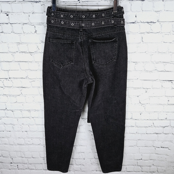 MISSGUIDED | Riot high rise tapered leg double grommet belted mom jeans - Picture 4 of 8